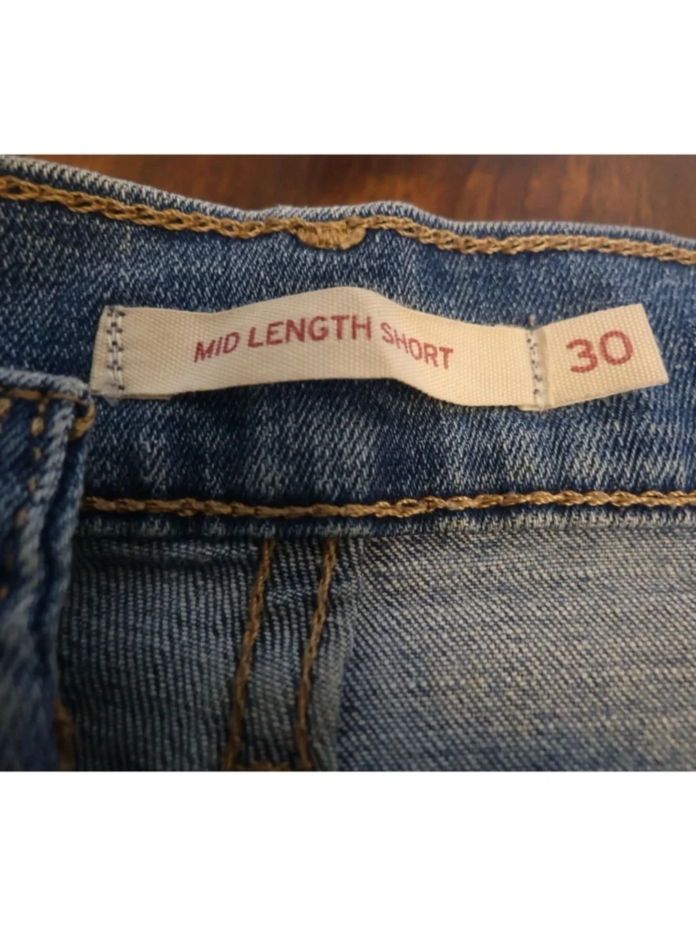 Levi’s mid-length - Picture 2 of 9